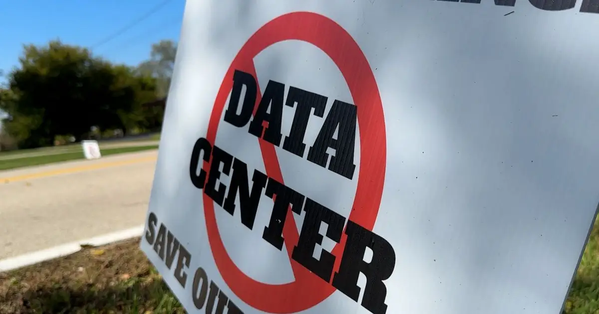 N . Y . lawmakers introduce 3 - year moratorium on data centers