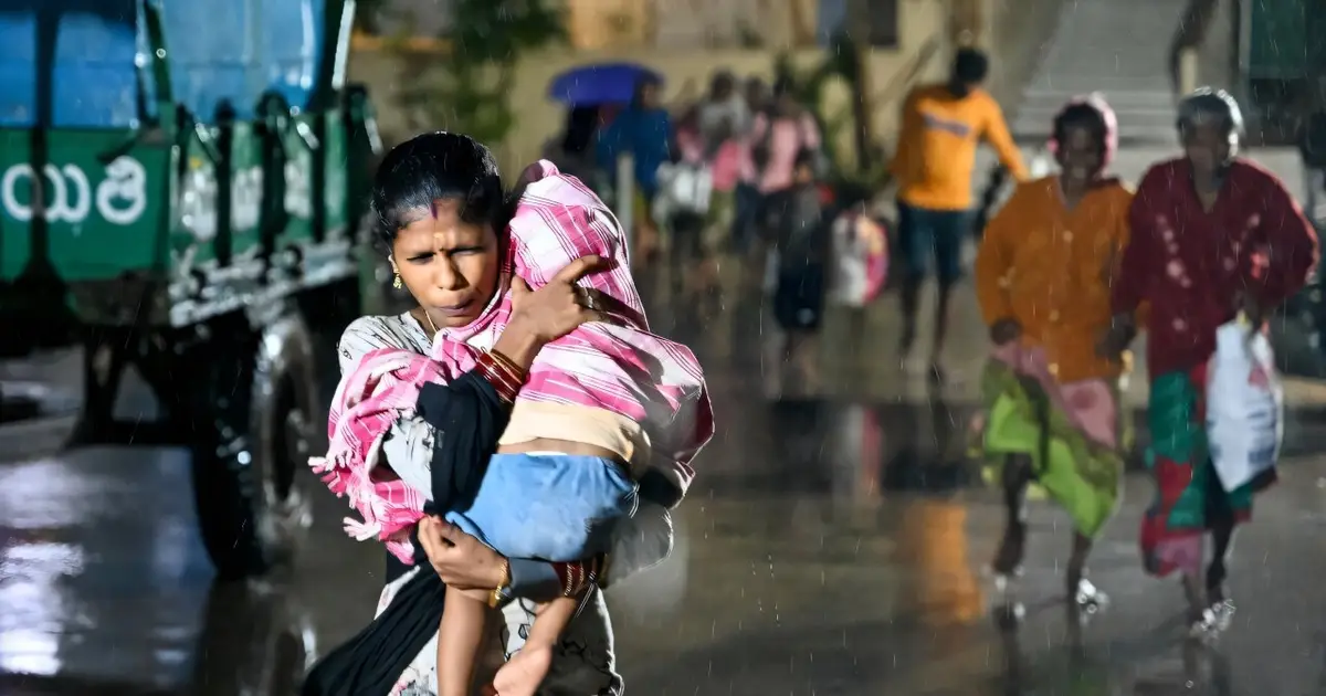 Cyclone eases after lashing India coast, no deaths reported
