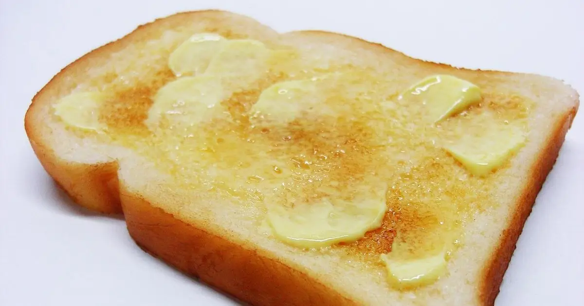 Butter or margarine? A food scientist describes how subtle chemical deviations can affect your baked goods