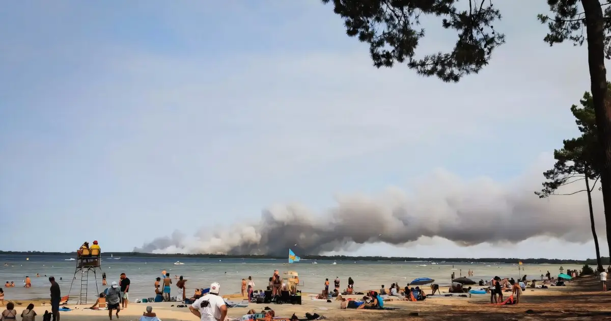 More than 80,000 flee forest infernos in France and Spain