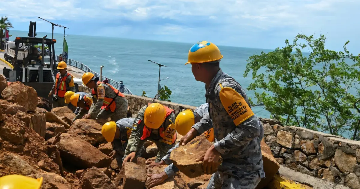 Hurricane Simon churns off Mexican coast after shift in course