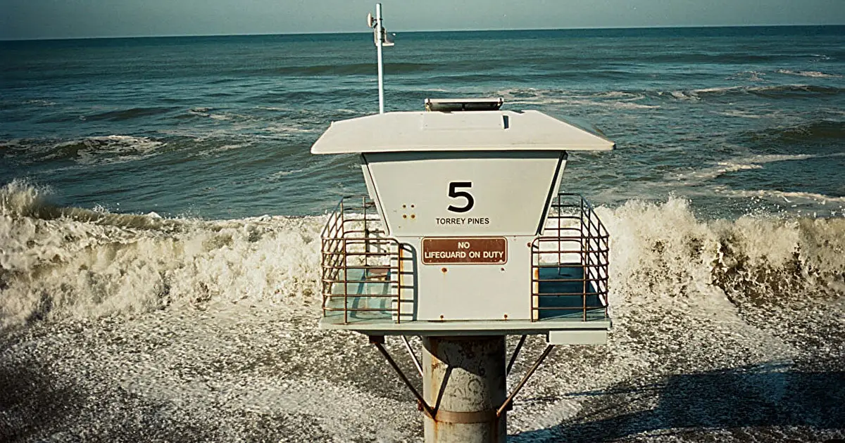 Making sense of shallow-water waves with advanced statistics