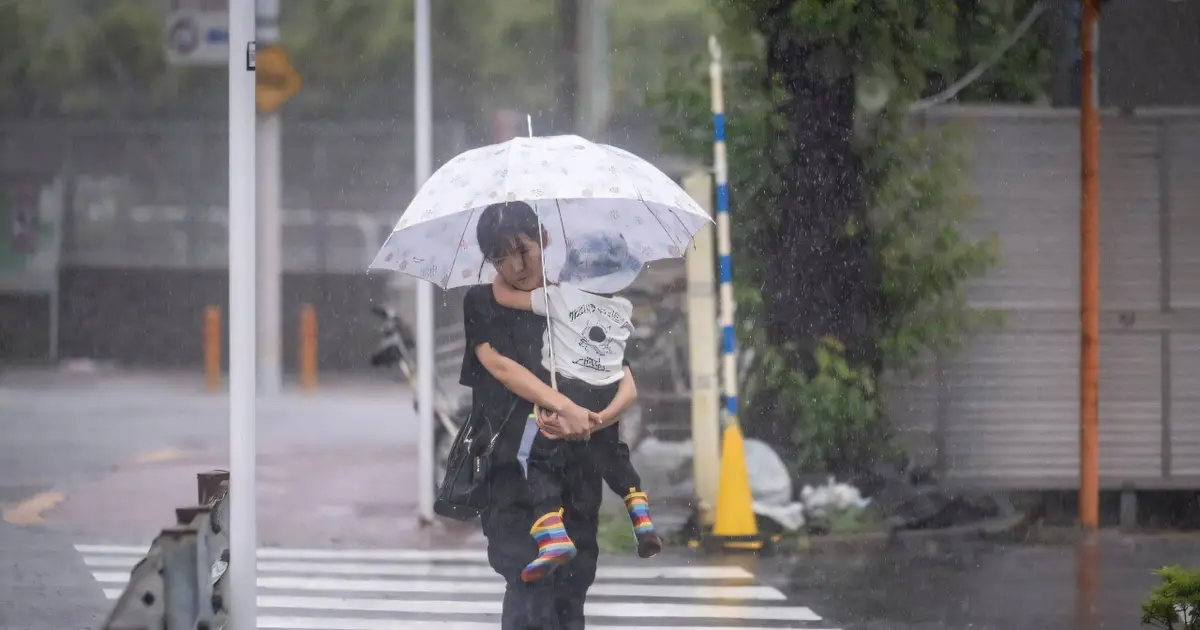 Storm Jangmi dumps torrential rain on Tokyo