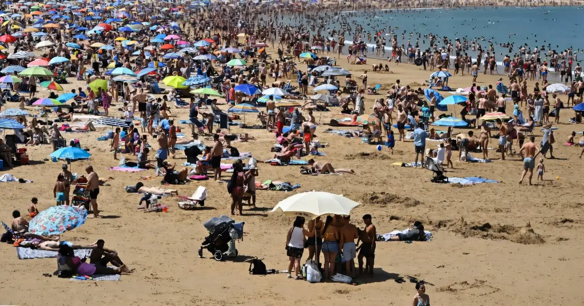 Europe sweats through new heat wave, with worse to come