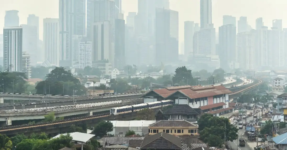 Malaysia closes schools in capital, parts of country due to haze