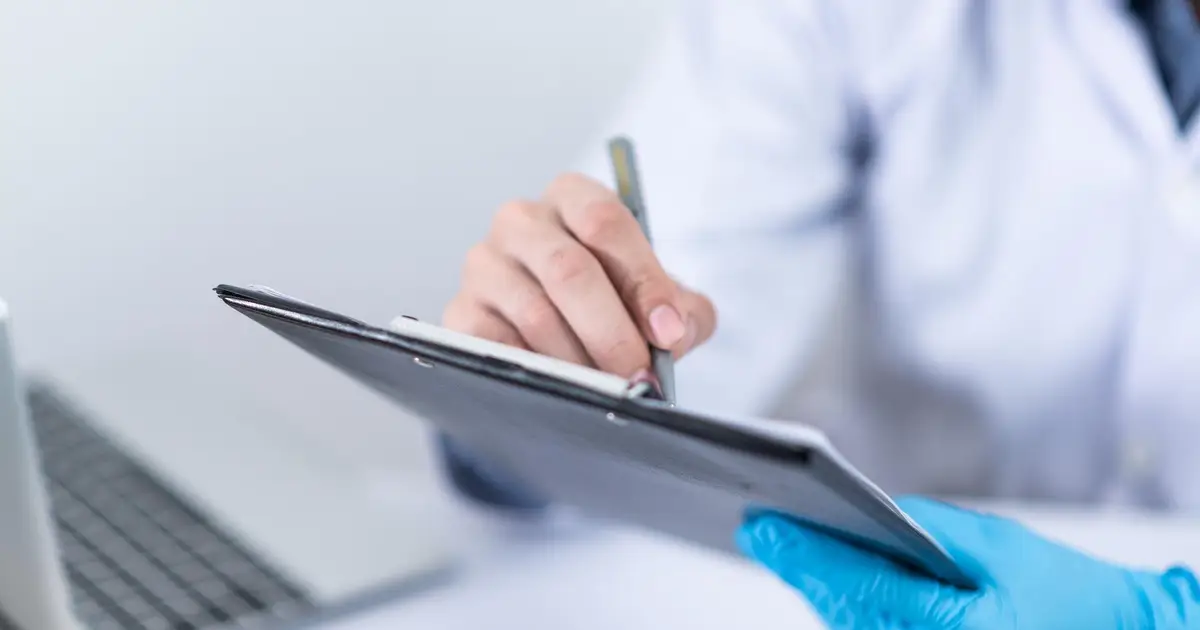 Beyond raw brainpower: New study reveals best ways to train AI for clinical care