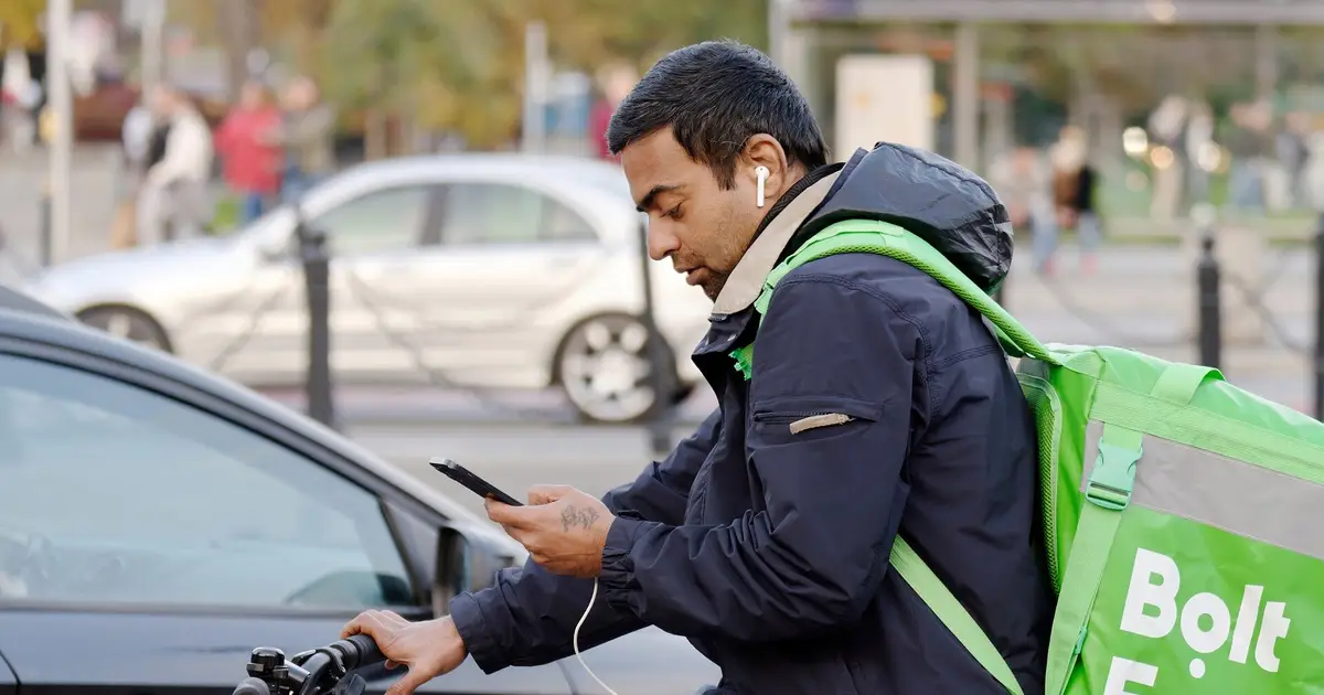 Gig platforms can simply 'wait out' workers to slash wages, research reveals