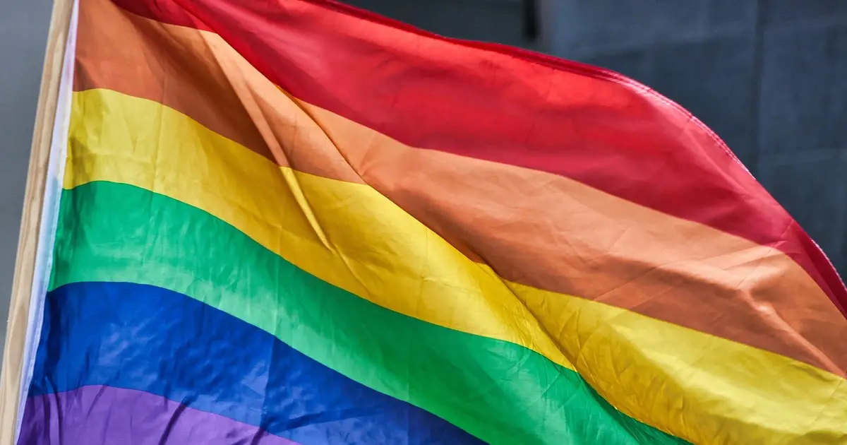 Young women are identifying as less straight; young men, not so much