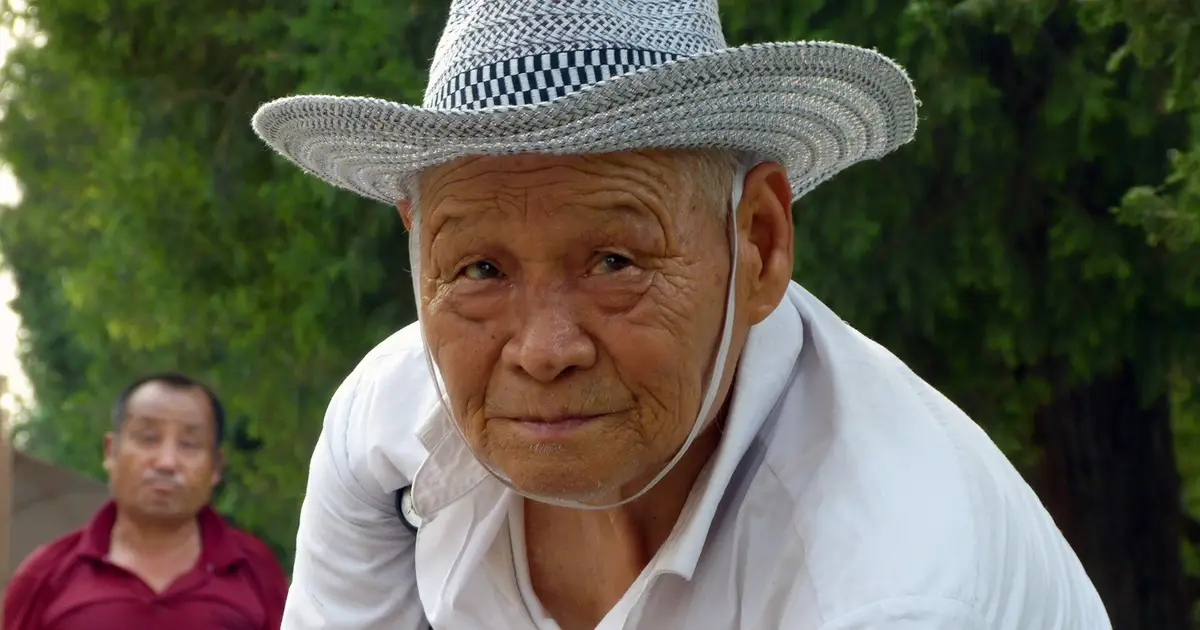 Dementia risk factors look different around the world, large study finds