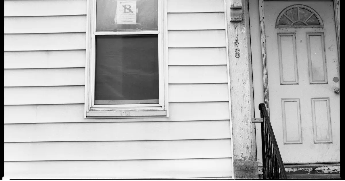 Researchers create early warning system to monitor housing evictions
