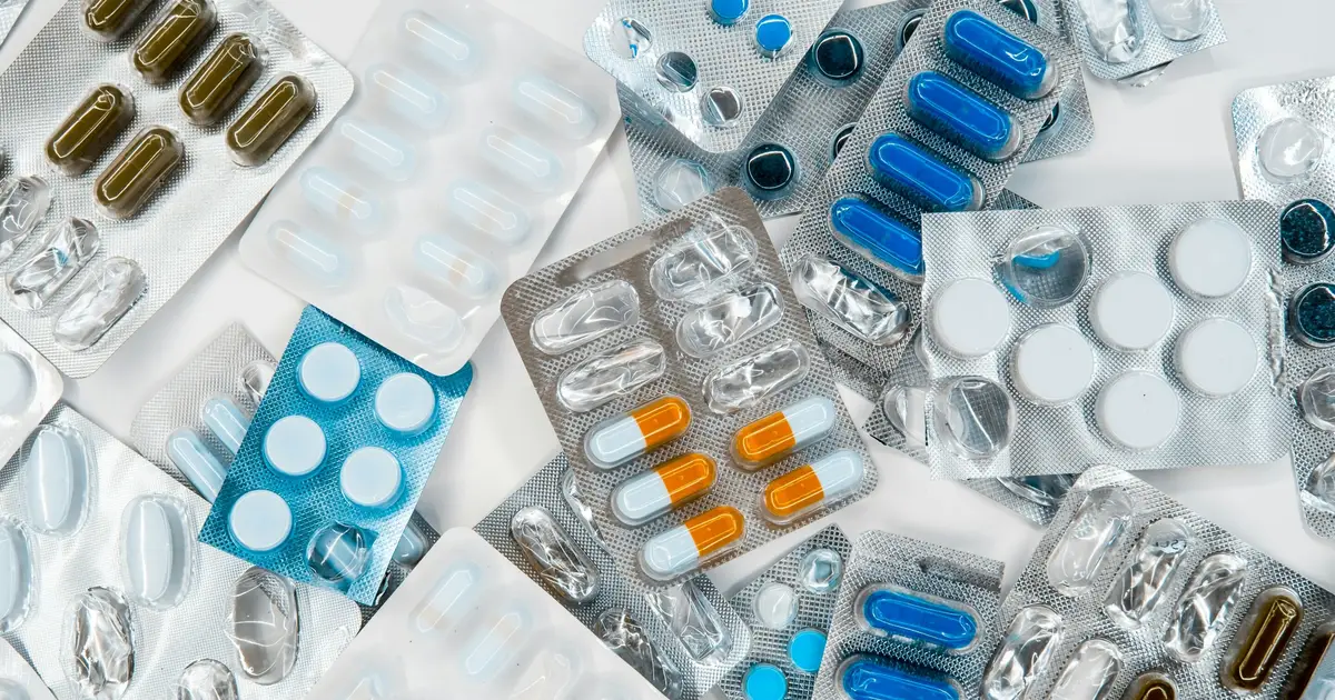 Review explains links between plasmids, horizontal gene transfer and antimicrobial resistance