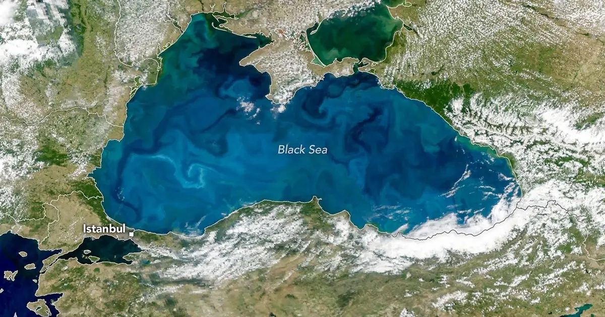 A turquoise tint for the Black Sea caused by phytoplankton