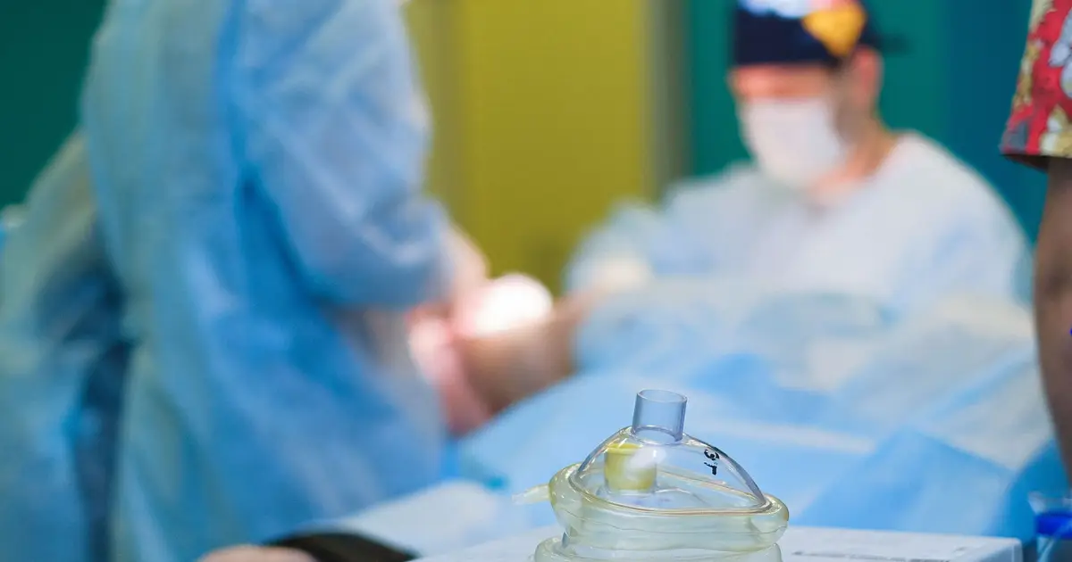 Anesthesia choice makes no difference for patient recovery after major surgery, landmark UK trial finds