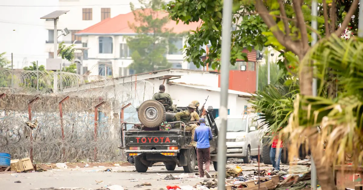 Global analysis reveals how armed conflict erodes farmland and potential food production