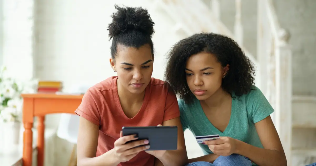 Social media influencers who match racial, ethnic identity of their audiences have a bigger—and unhealthy—impact