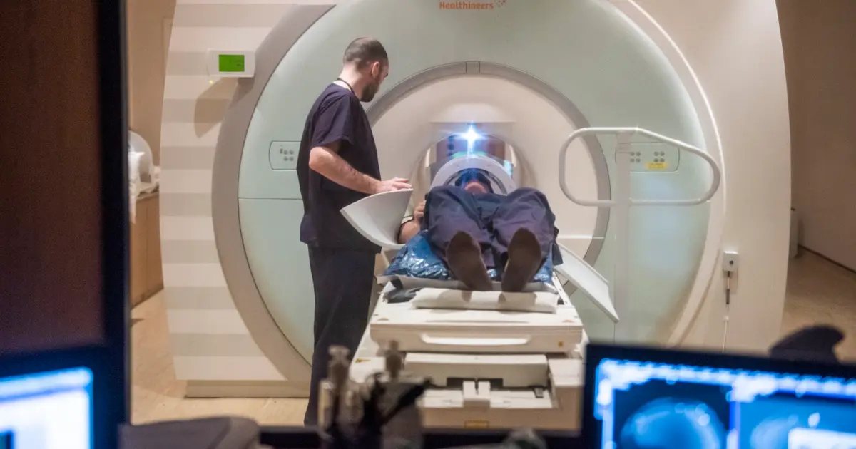 How the brain distinguishes the consequences of our own choices from events beyond our control