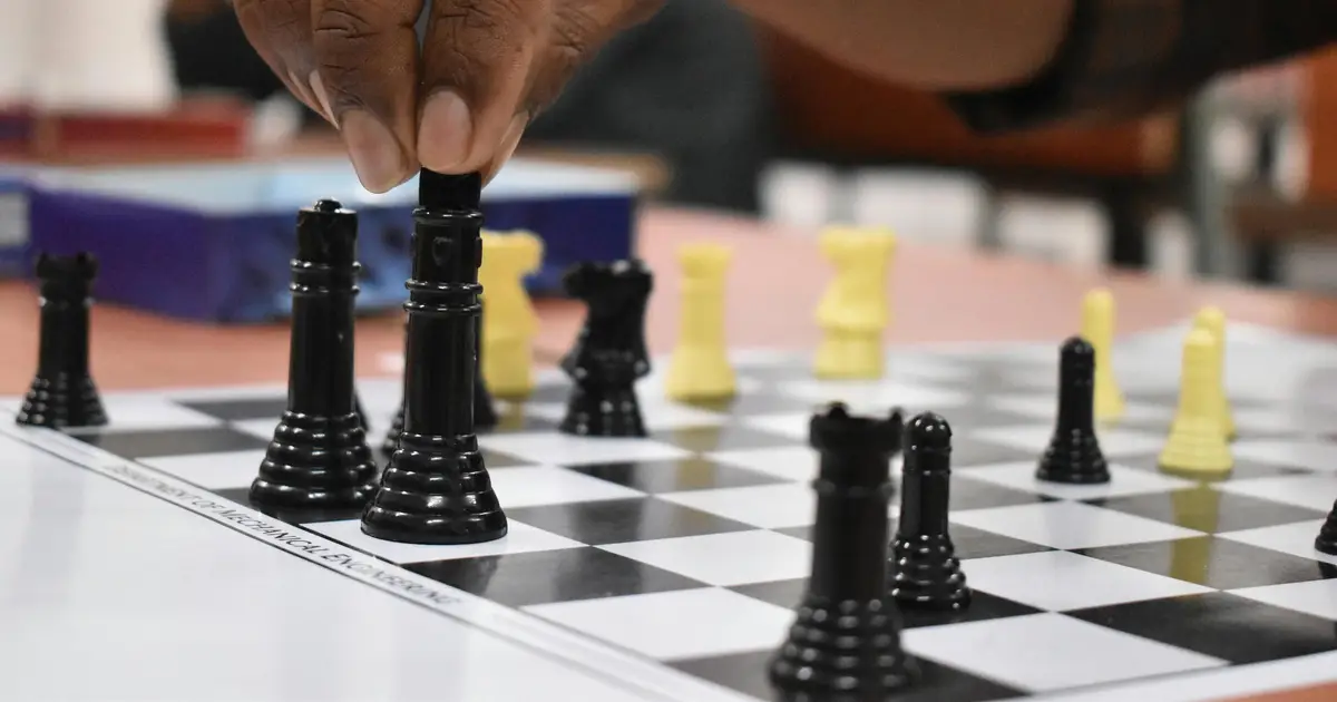 Professional chess analysis reveals faster decisions correlate with higher quality moves