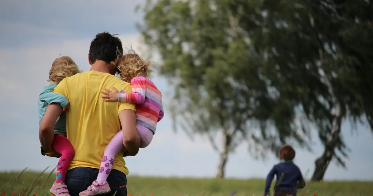 Parental benefit encouraged people to have children in Estonia, but fathers mainly applied for financial reasons