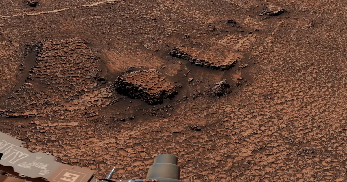 Curiosity Mars rover discovers field of honeycomb textures