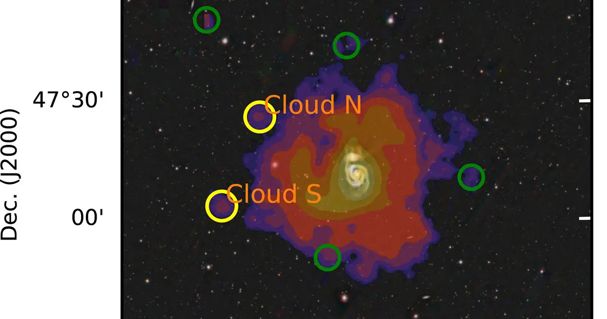 FAST finds two mysterious hydrogen clouds with no visible stars
