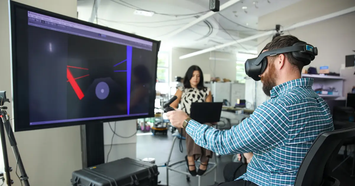 Swinging virtual lightsabers and punching improve pattern-based learning in VR tests