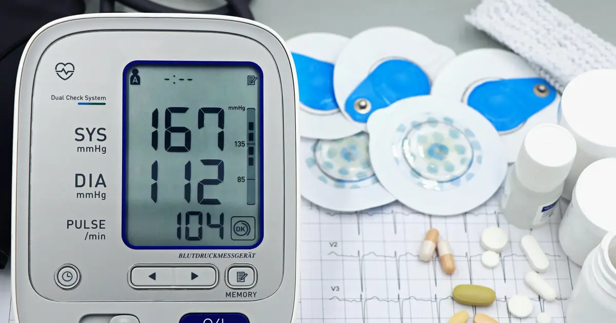Self-reported family history underestimates heart attacks among close relatives