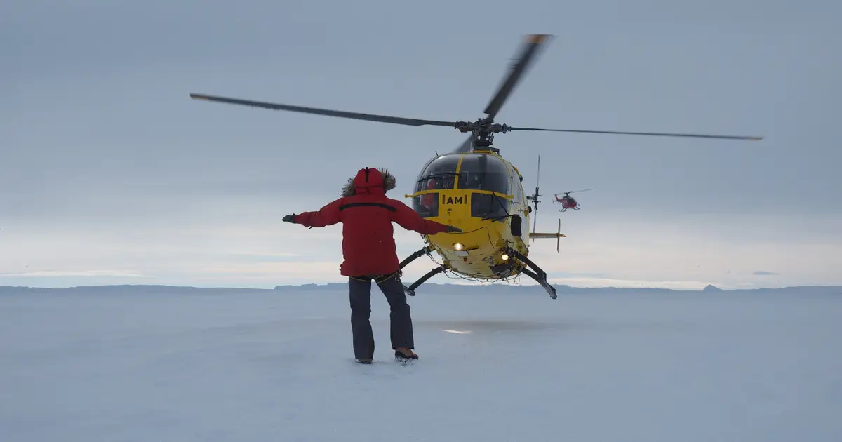 How the greenhouse effect governs temperature changes across Antarctica