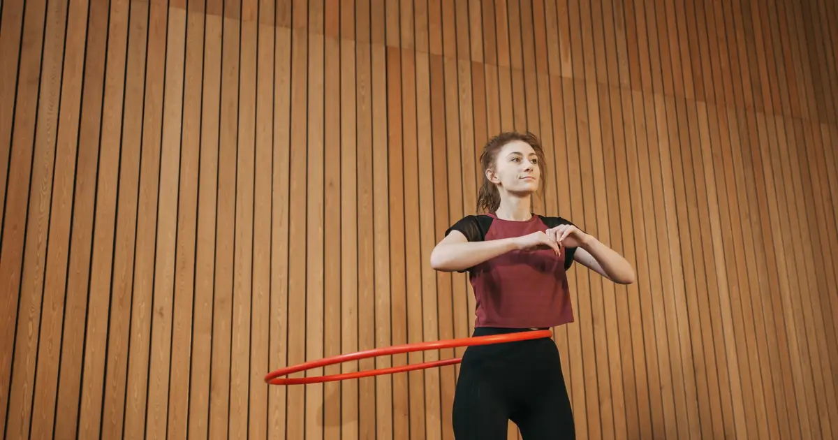 Decoding the loopy physics of hula hooping with high-tech earthquake sensors