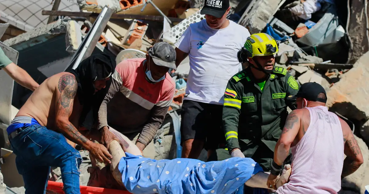 Magnitude 7.4 quake rocks western Colombia, killing at least 111 people
