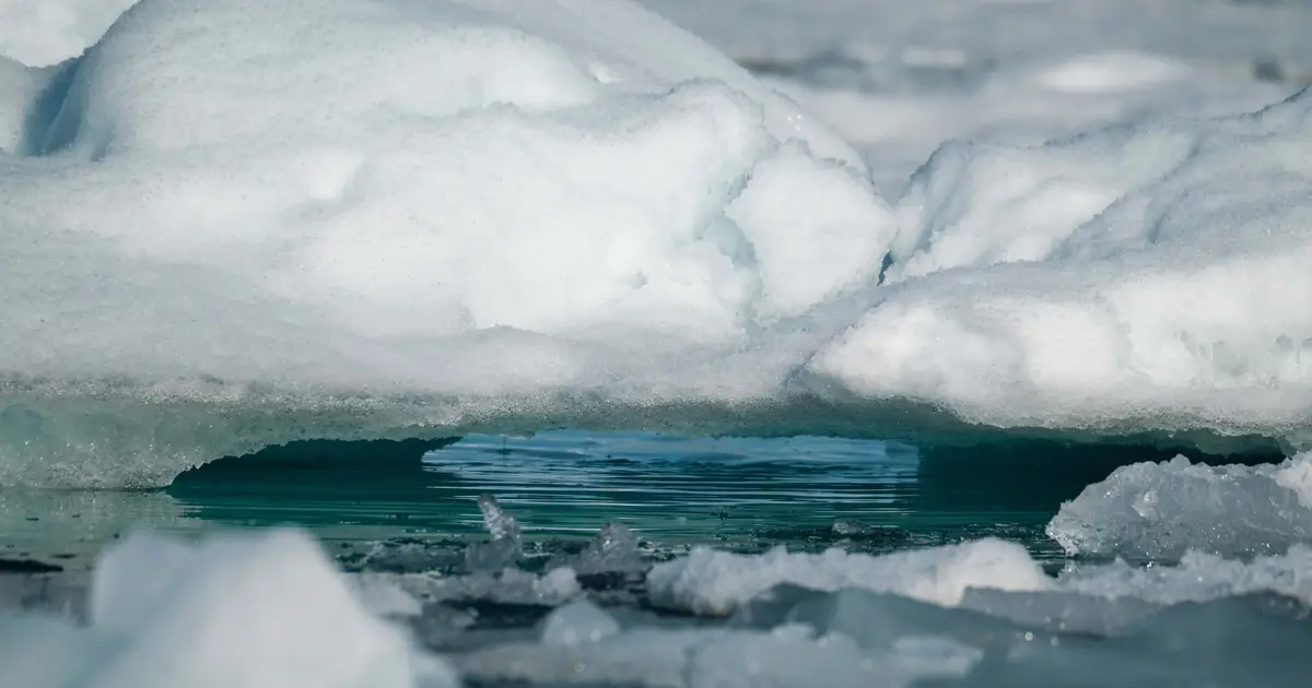 Melting sea ice combines with Arctic sea to make clouds