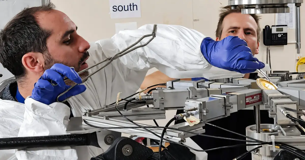 Neutron capture experiment sheds light on ancient stardust