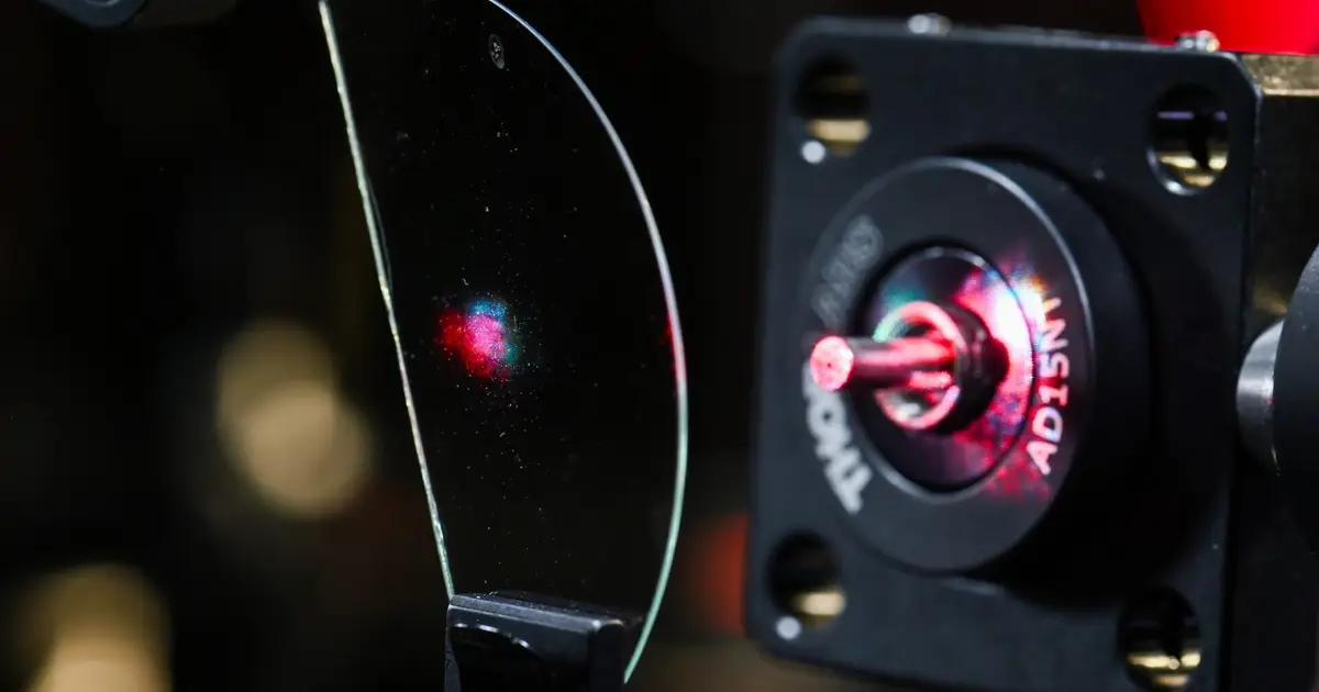 Time-gating technique sees through deep tissue, dense fog, and other obstacles
