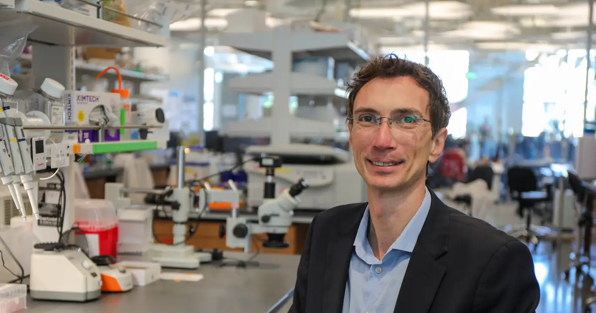 Microchip nanoparticle test spots pancreatic cancer in blood, outperforming biopsy in early trial