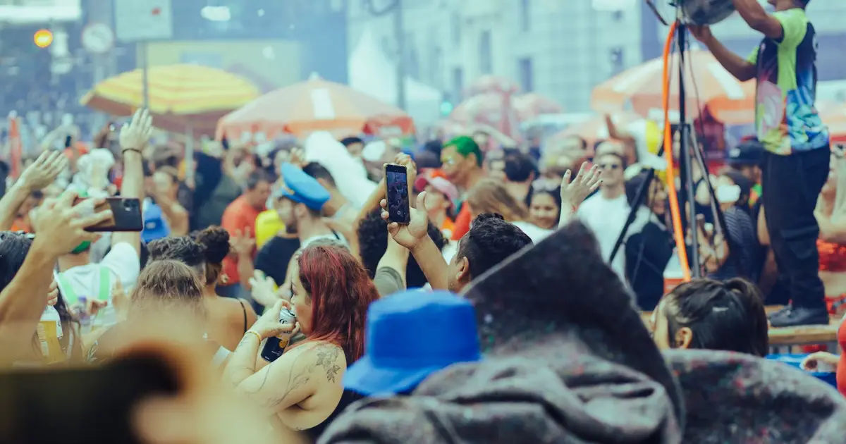 The public isn't bored with economists, management scholars and sociologists but engaging people has conditions