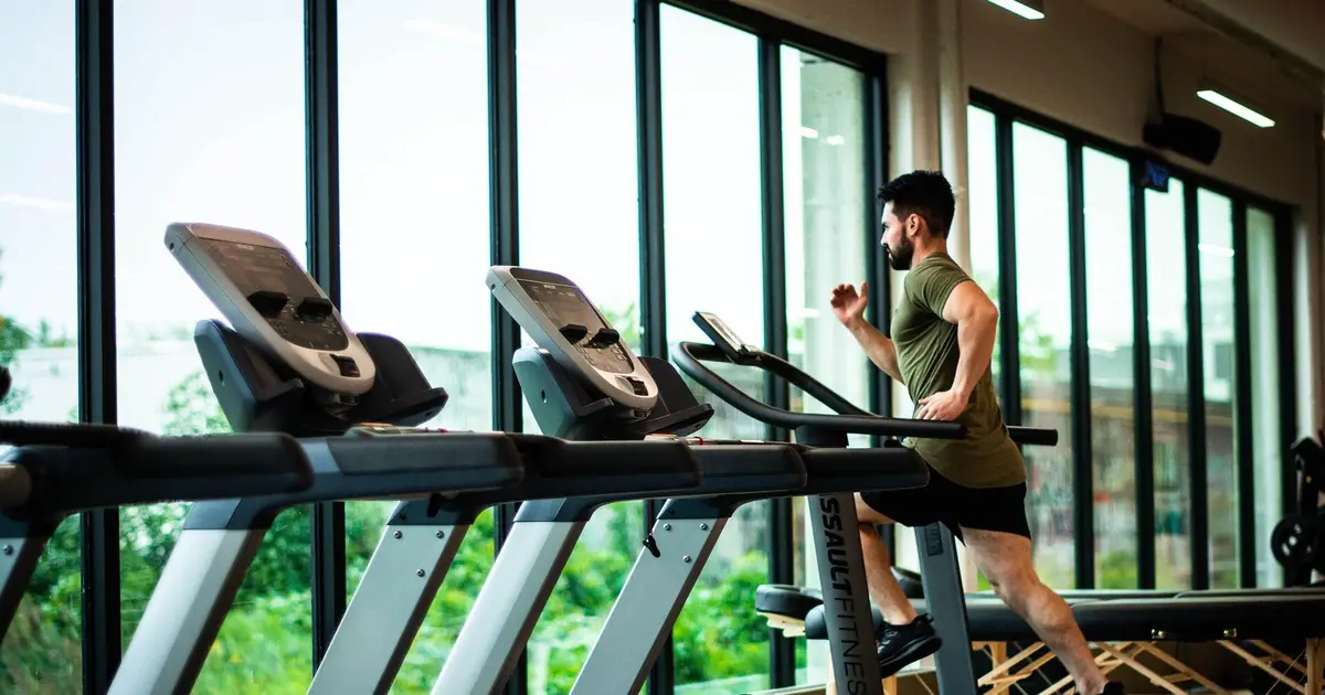 Running on a treadmill is easier than running outside. Does that matter?