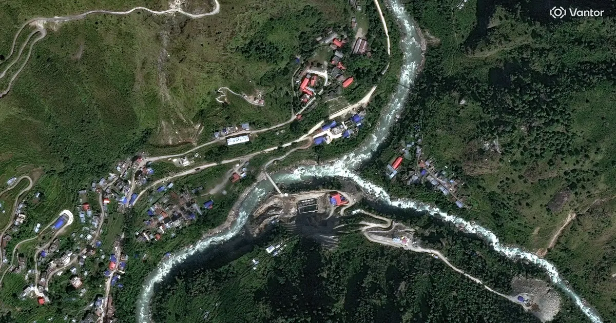 Satellite images show bedrock and glacier collapsed on Nepal-China border, then rivers flooded