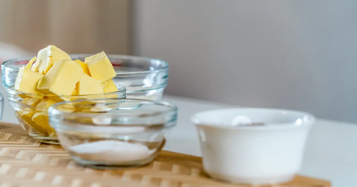 Low-carb diet high in saturated fat shows mixed effects on cholesterol in two-year trial