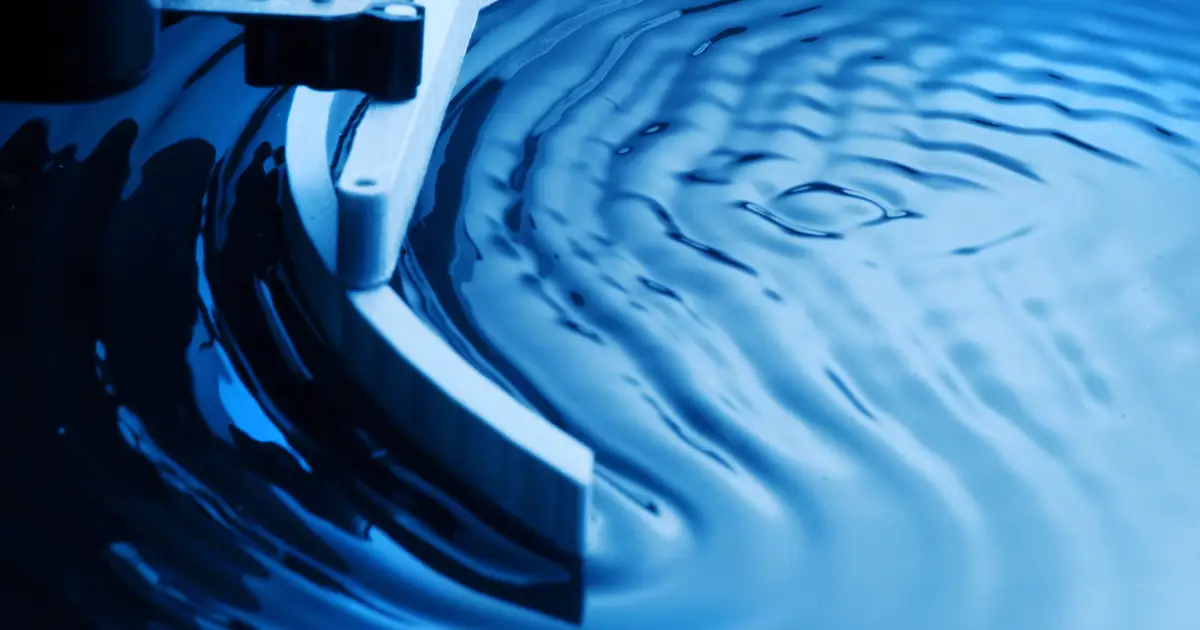 Water-wave tweezers steer tiny 'surfers' without touching them