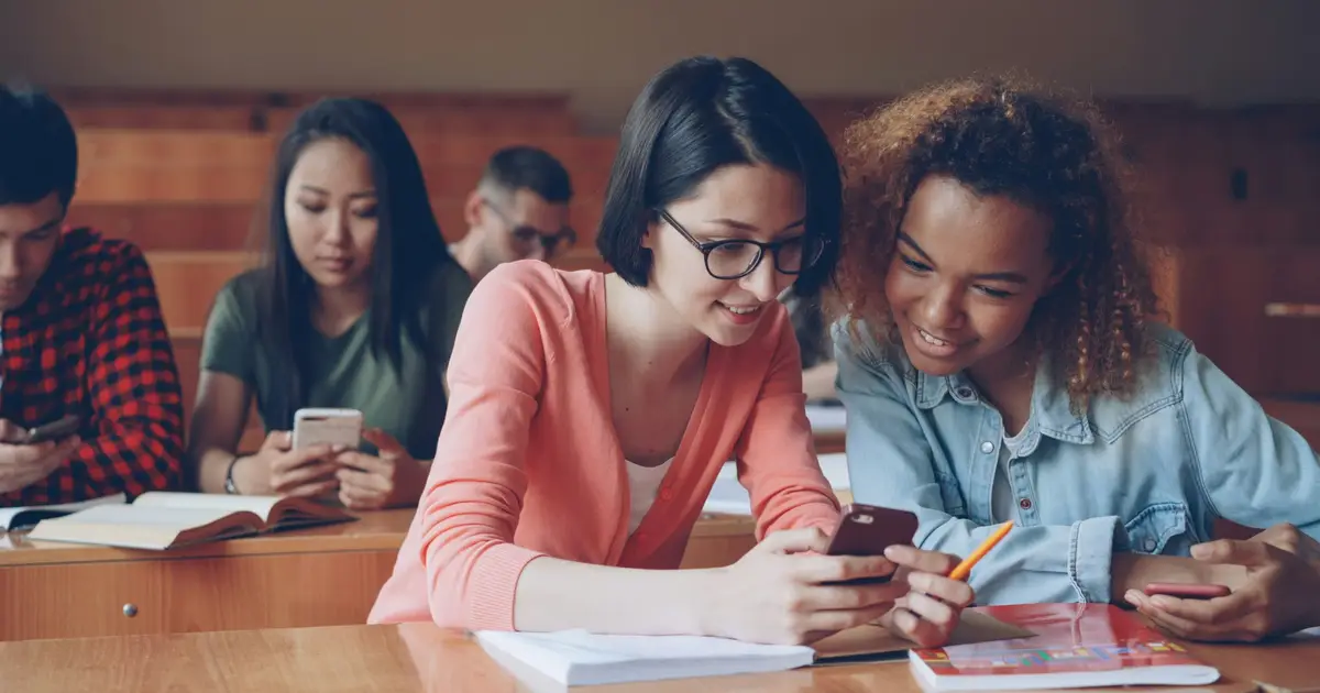 More social media use linked to poorer sleep and self-rated health among college students