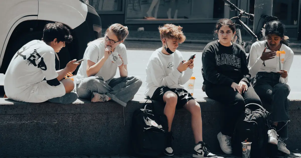 Starting social media younger linked to anxiety and depression in teens