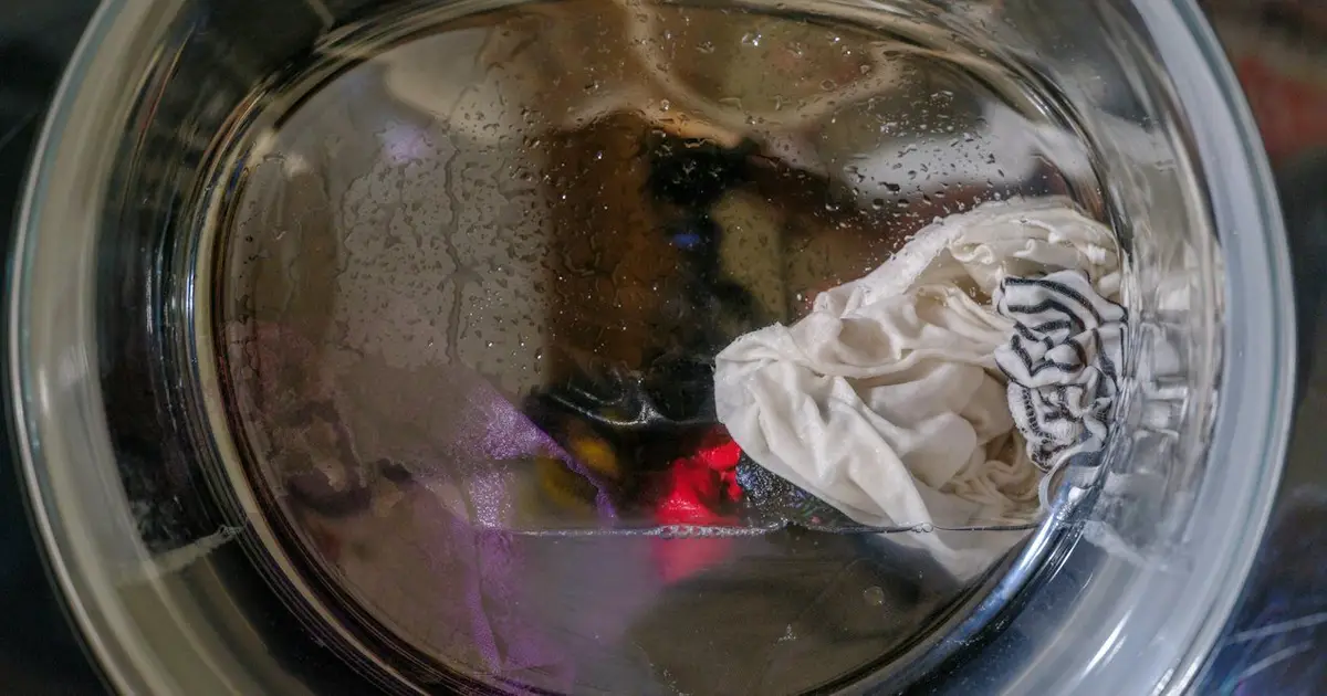 Why does laundry get smelly if it stays wet? A textile scientist explains how to fix it