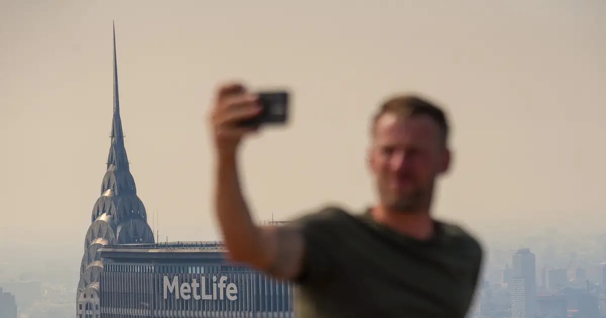 Wildfire smoke from Canada and Minnesota pushes farther into the US and engulfs DC in haze