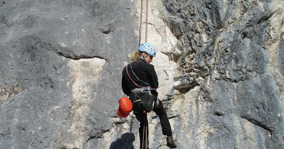 Pregnant climbers may not have to stay grounded, study suggests