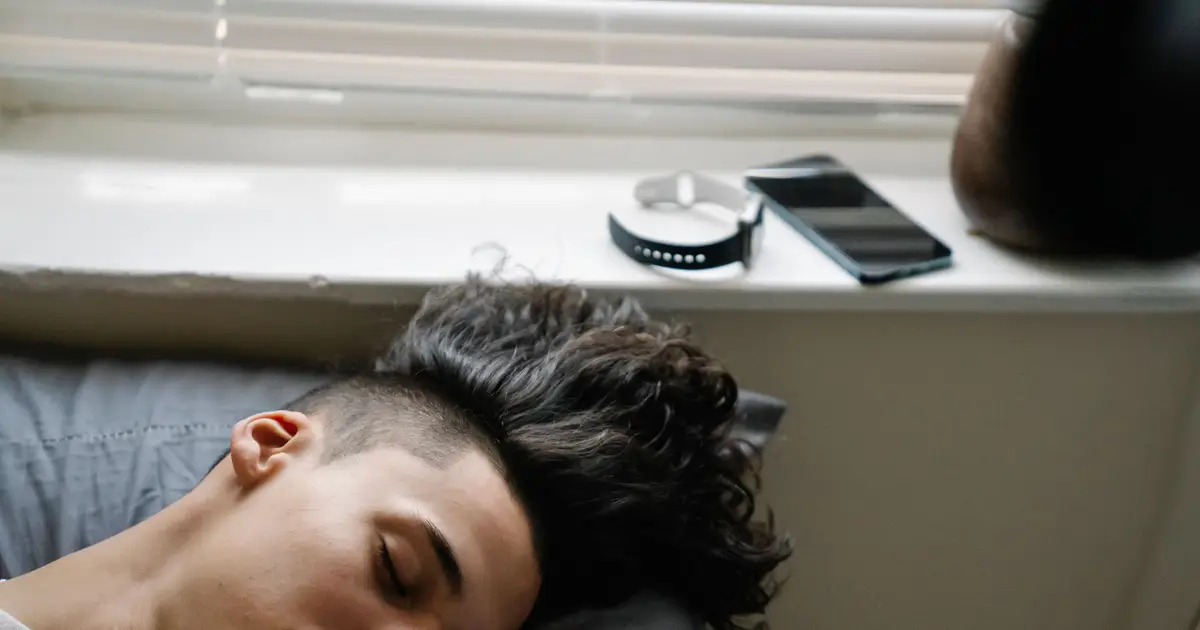 Sleep hours miss part of story: Young adults lose sleep quality, not hours, amid heat, noise and light