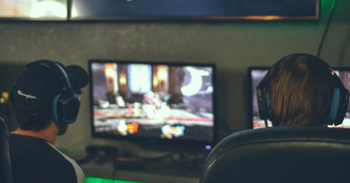 'They wouldn't say it in person': Young gamers reveal their personal experiences in online multiplayer gaming