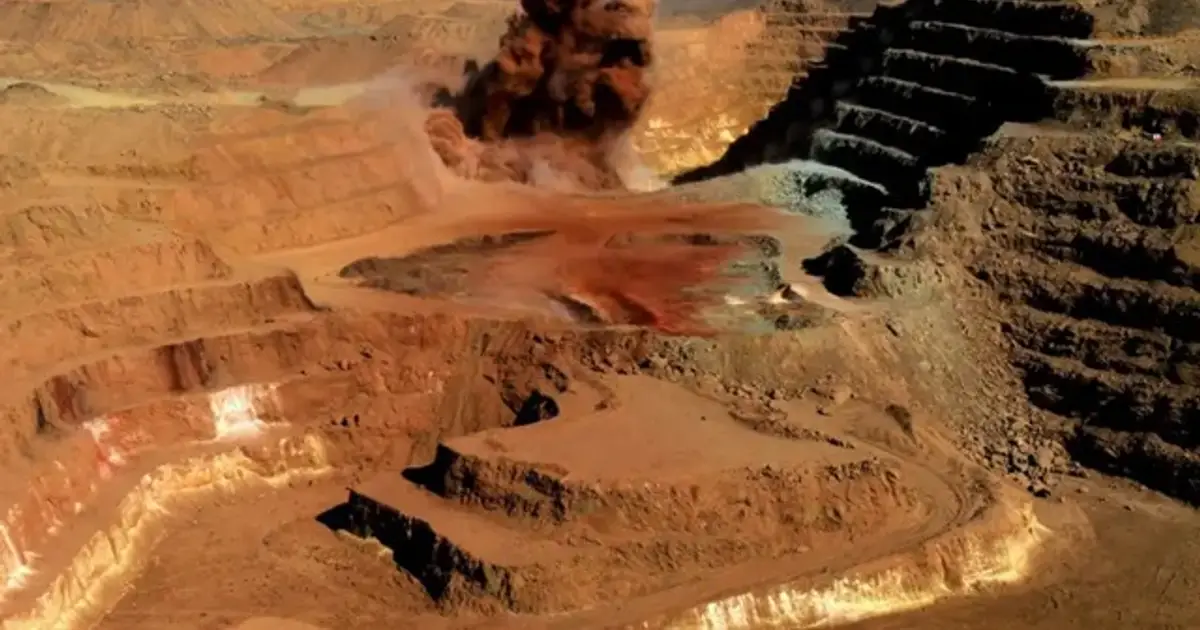 Gold Breaks $5 , 000 Barrier as Geopolitics and Policy Fears Drive a Historic Surge