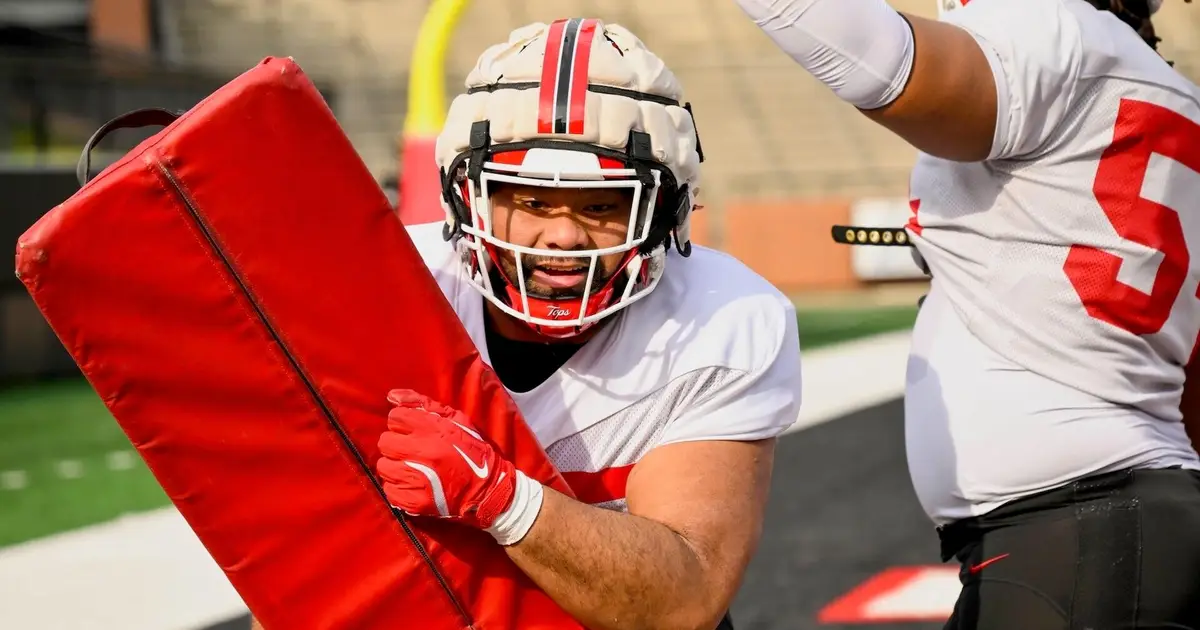 Victory Vaka lost his Western Kentucky scholarship while grieving mother's death; now he's suing to transfer