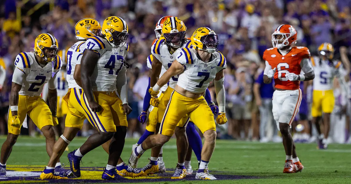 College football rankings: LSU set to climb after dominant win, Oregon's status as No. 2 in doubt