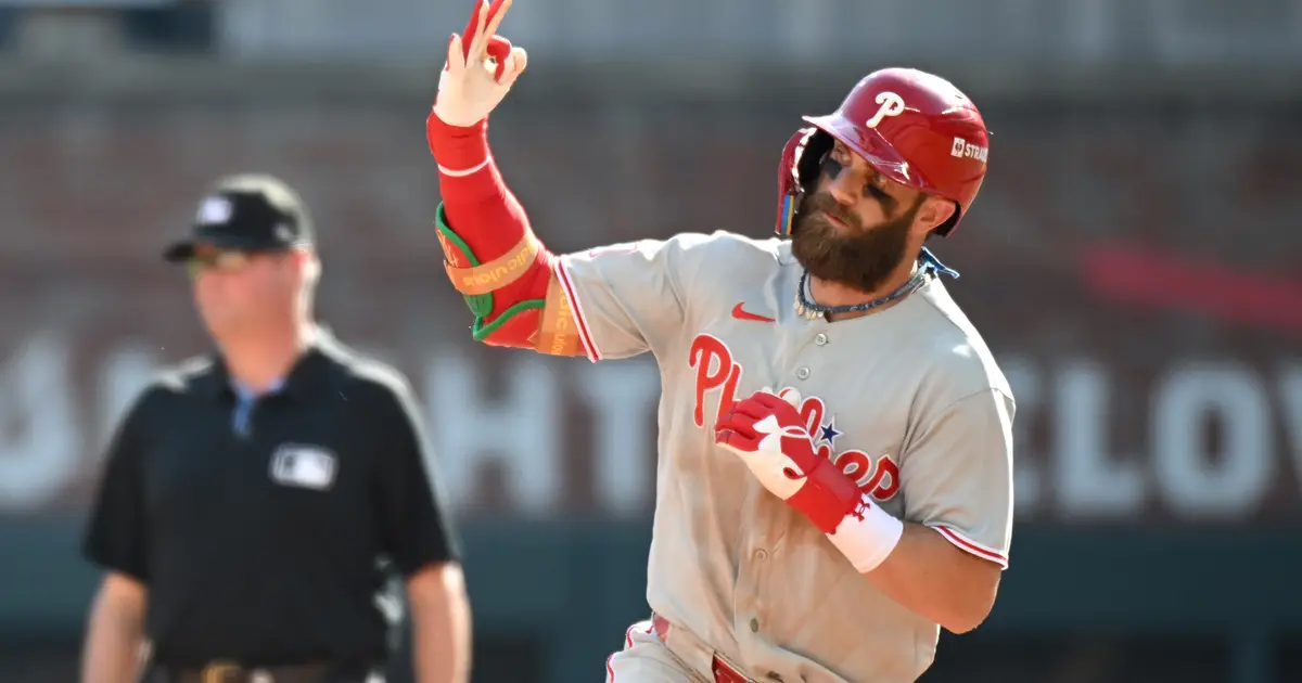 Bryce Harper saves Phillies' season with massive home run vs. Braves after ugly misplay earlier in game