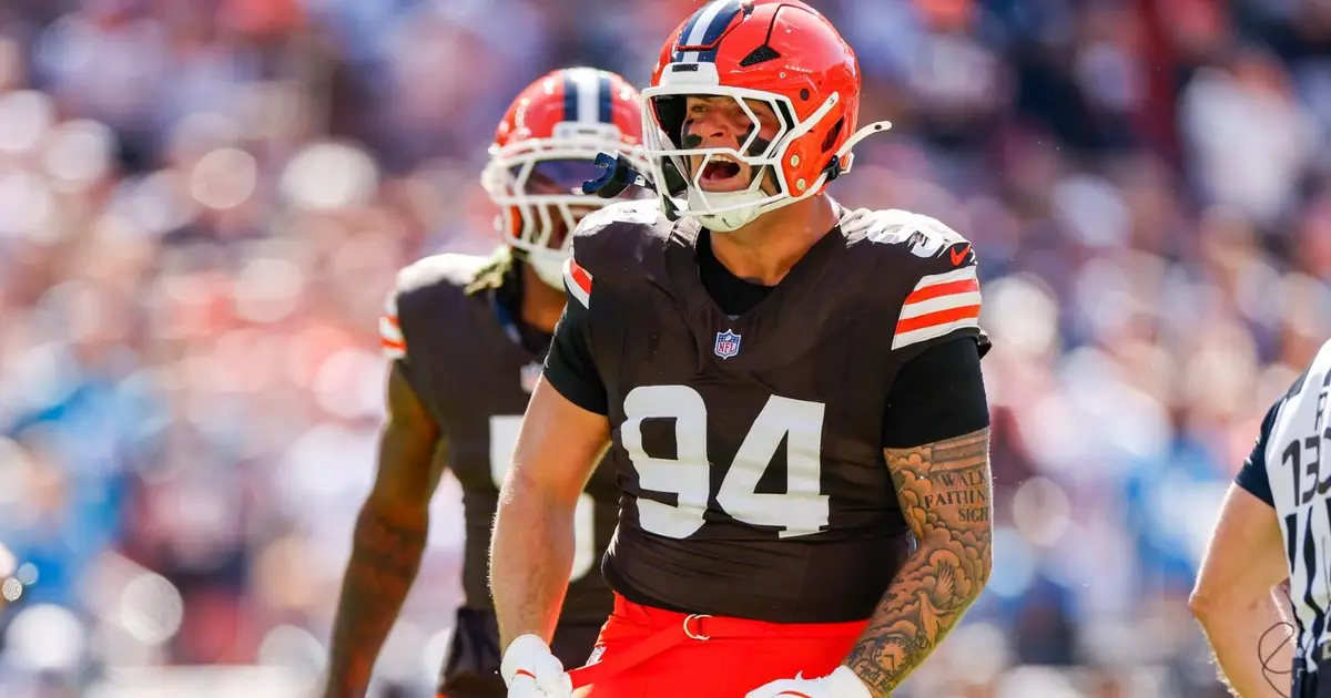 Browns' Mason Graham exits Steelers game with knee injury, will not return